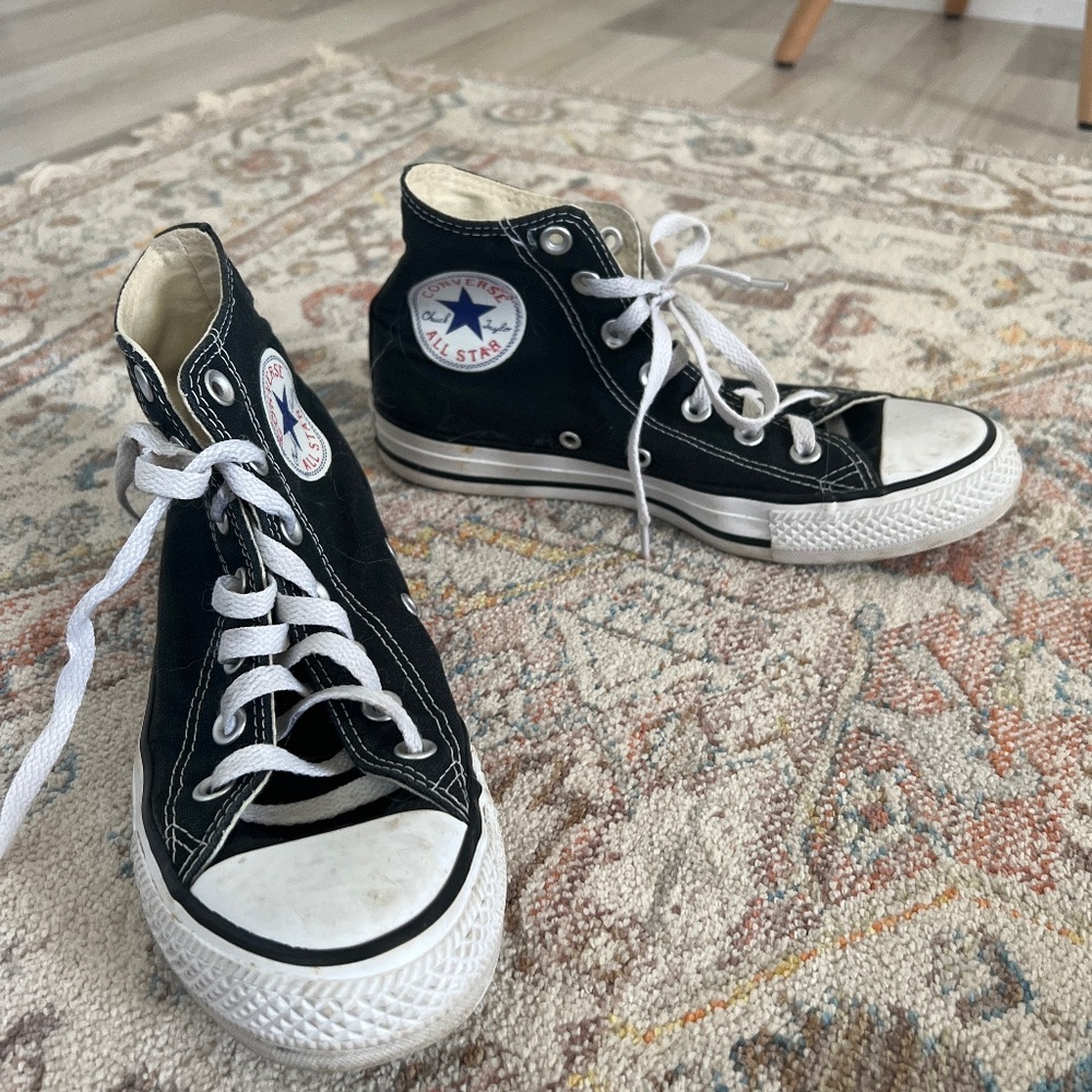 Black converse high top women’s size 7